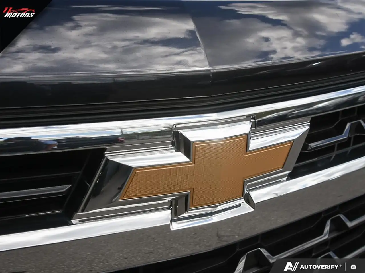 Chevrolet Silverado 1500 - Image 9
