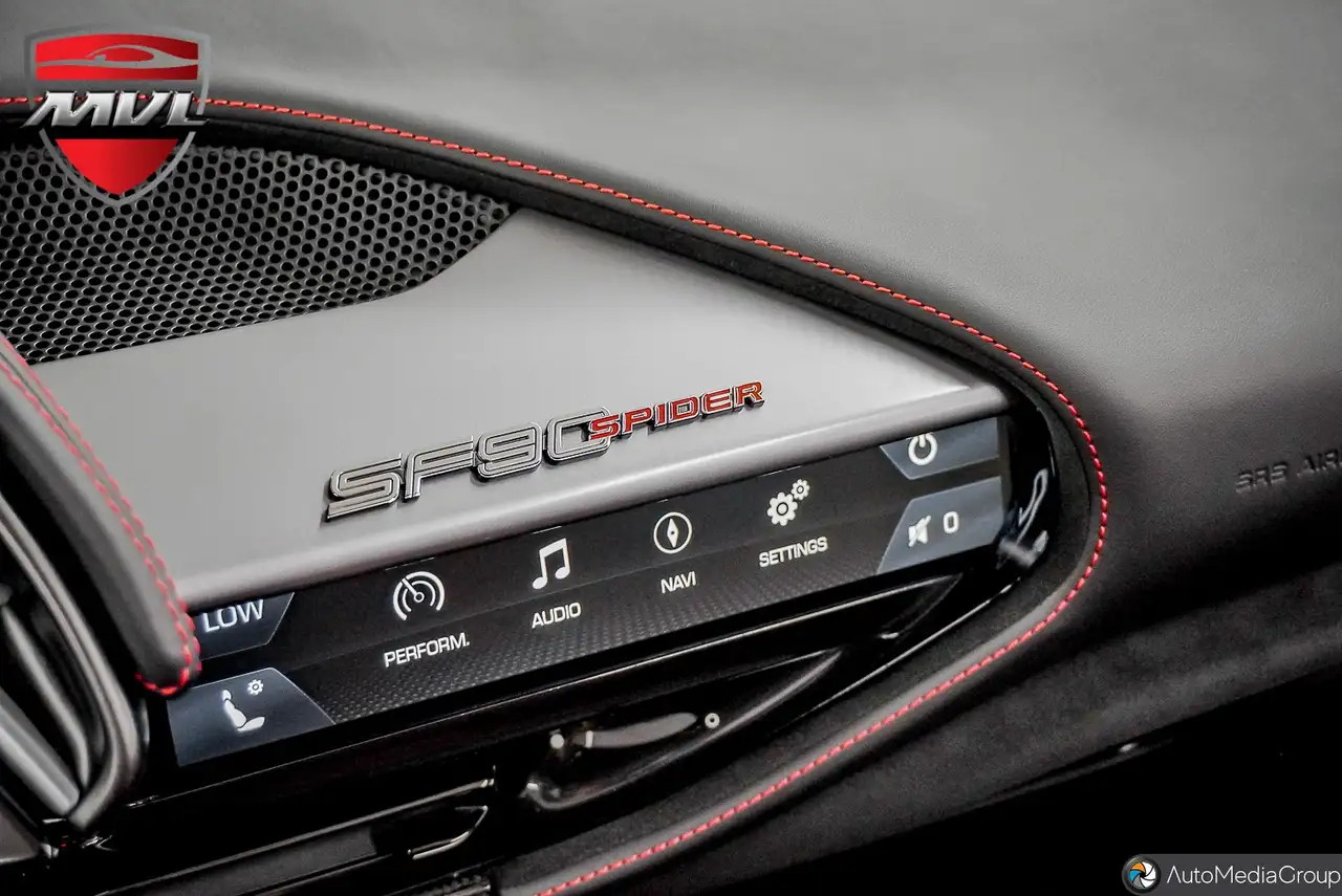 Ferrari SF90 Spider - Image 32