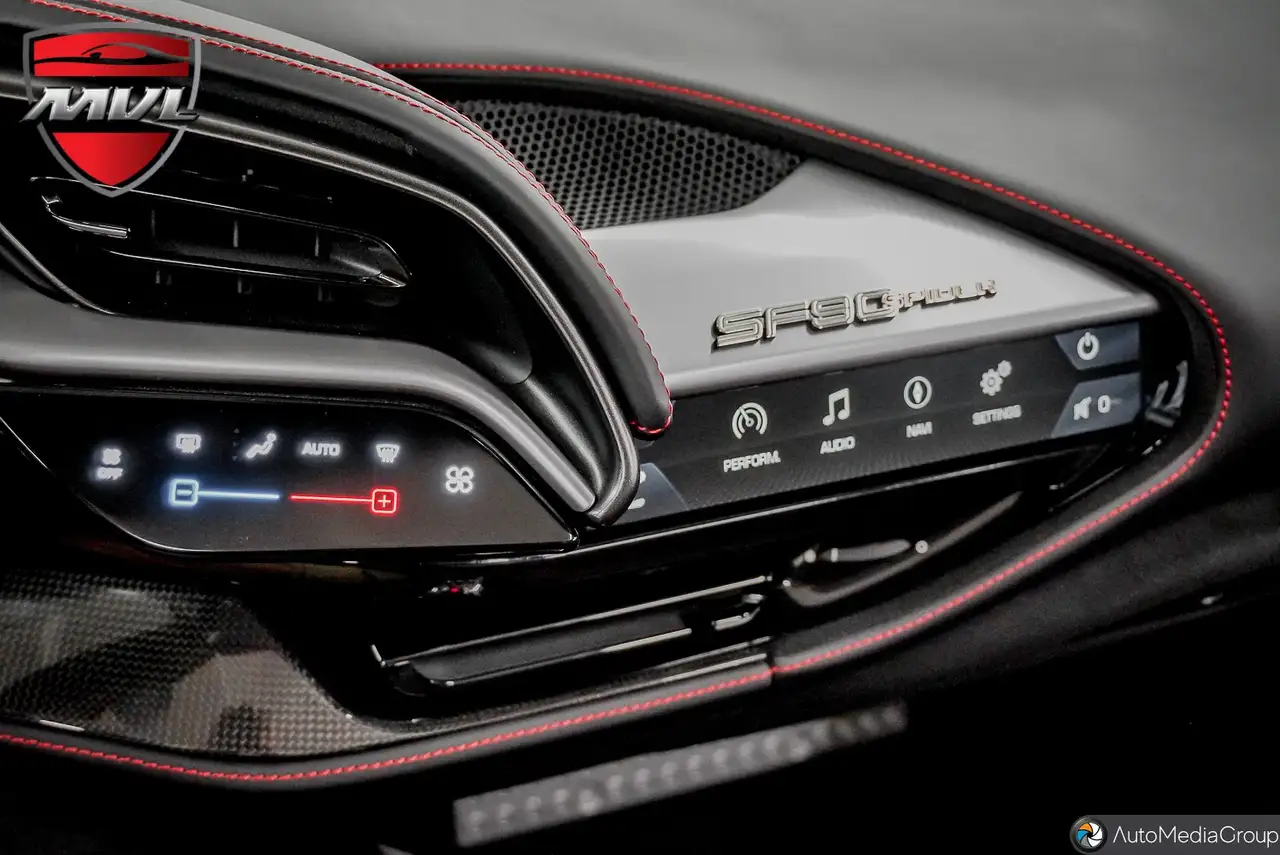 Ferrari SF90 Spider - Image 33