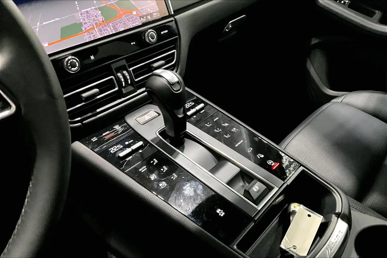 Porsche Macan - Image 15