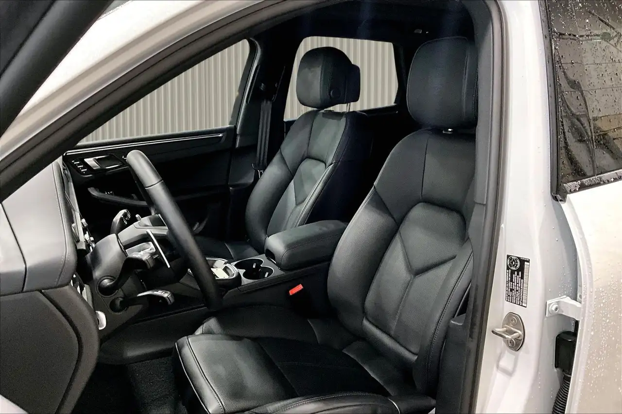 Porsche Macan - Image 18