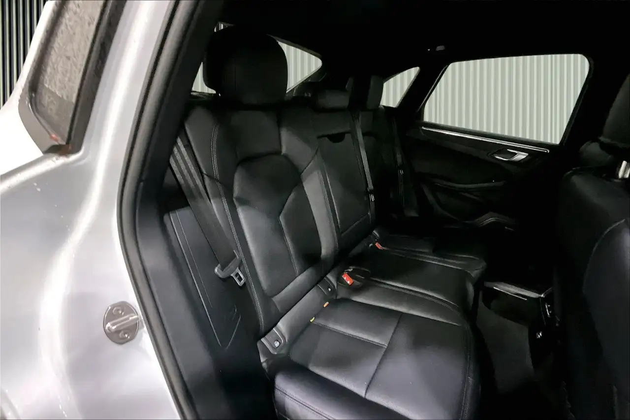 Porsche Macan - Image 20