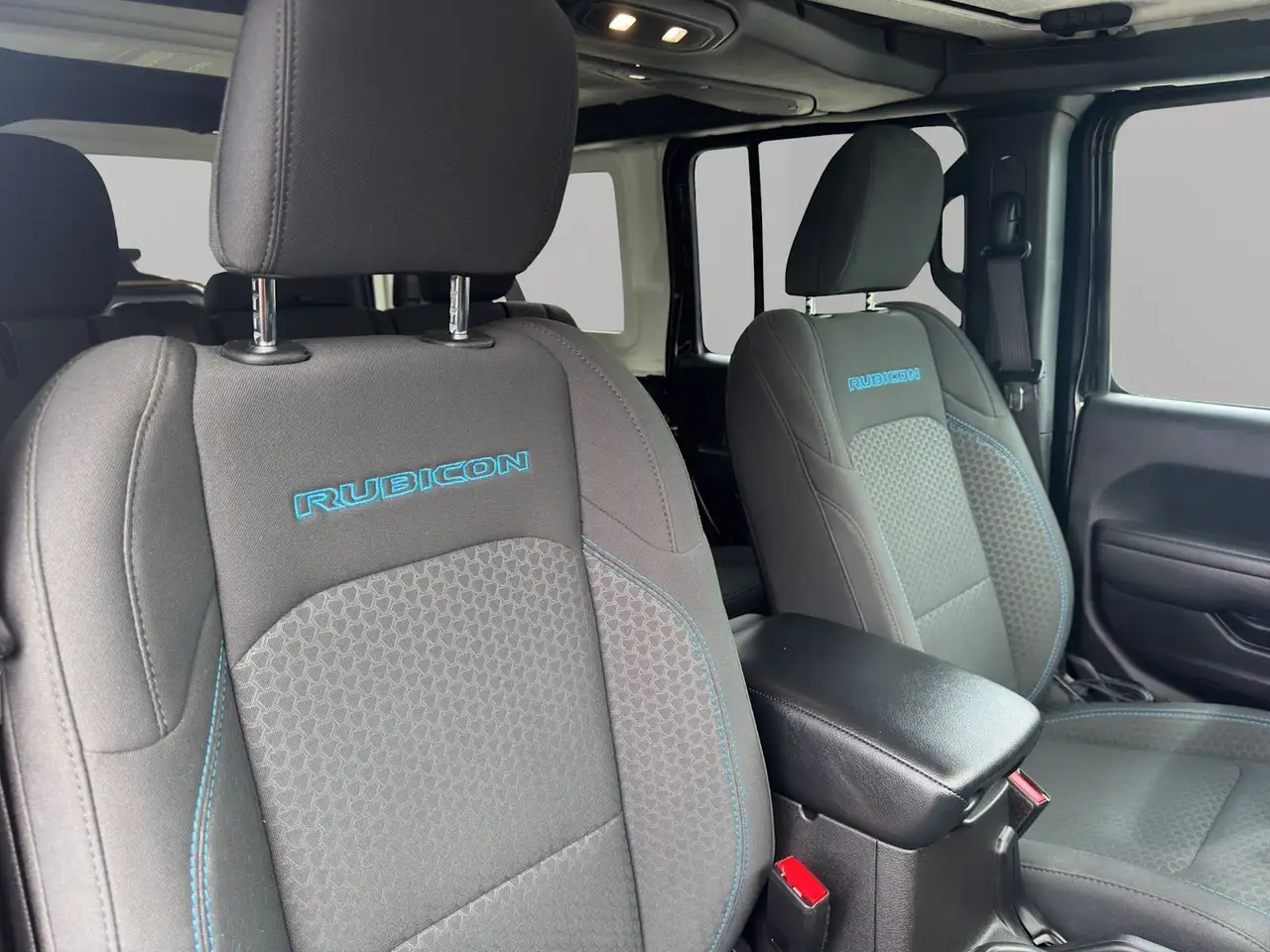 Jeep Wrangler - Image 19