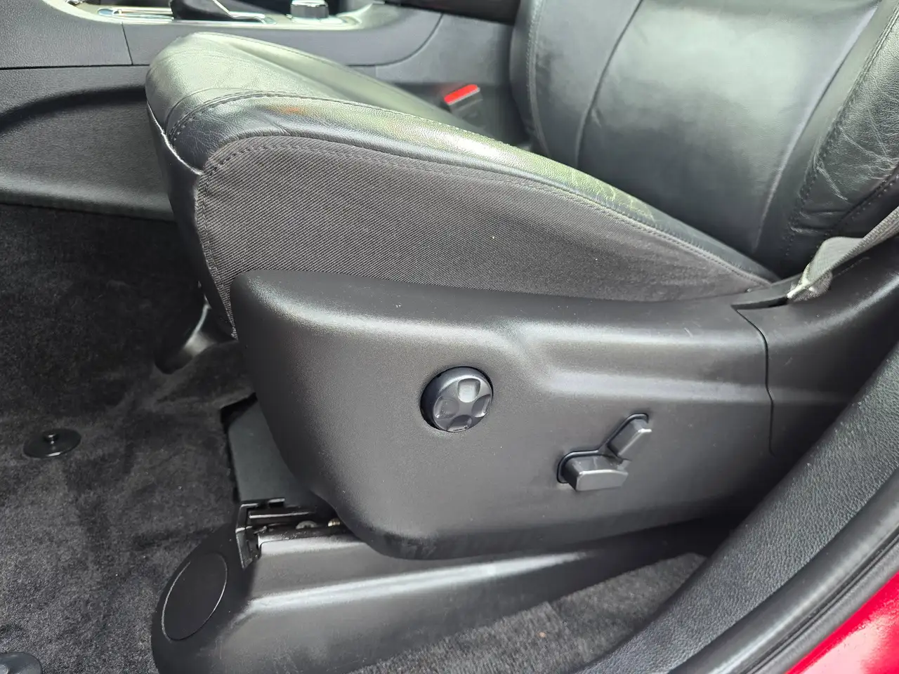 Jeep Grand Cherokee - Image 15