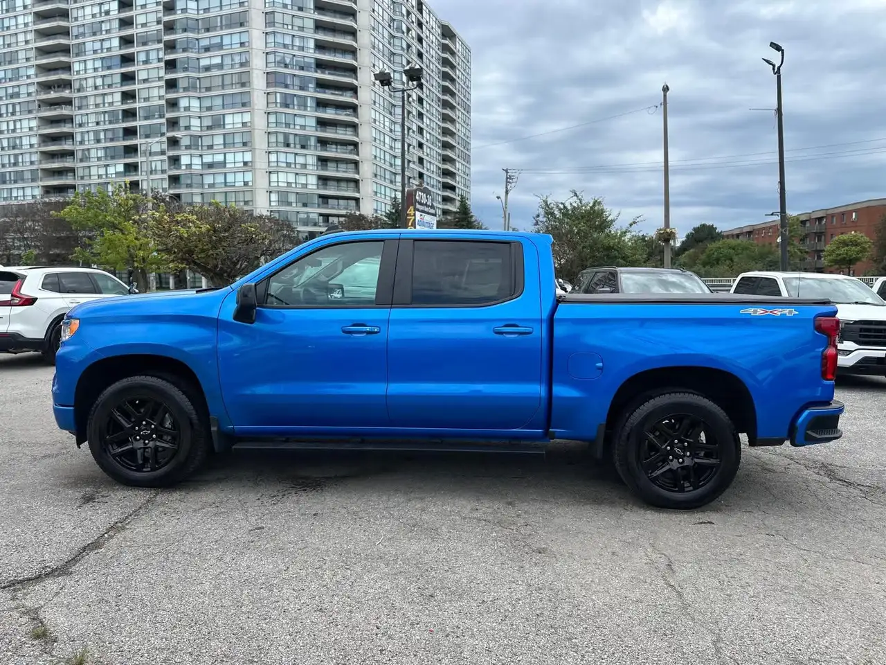Chevrolet Silverado 1500 - Image 2