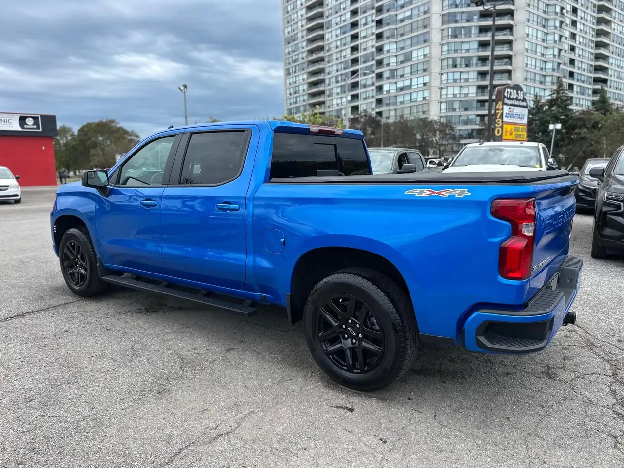 Chevrolet Silverado 1500 - Image 3