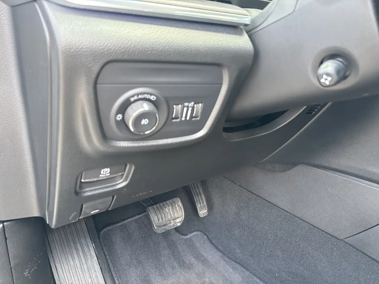 Jeep Grand Cherokee - Image 20