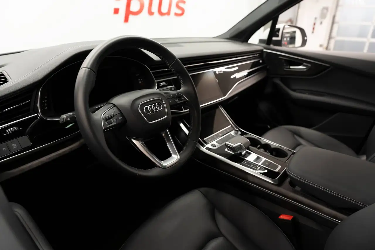 Audi Q7 - Image 5