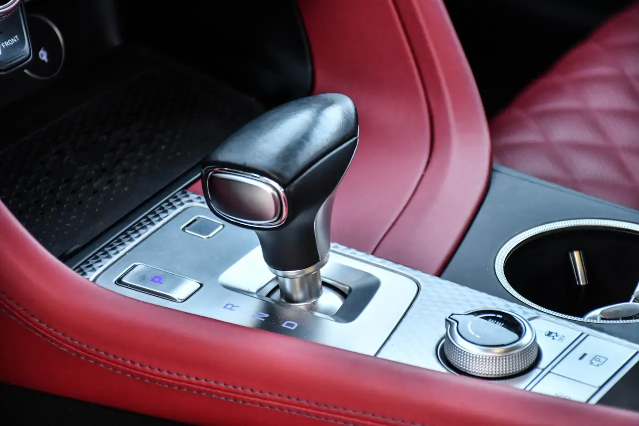 Genesis G70 - Image 26