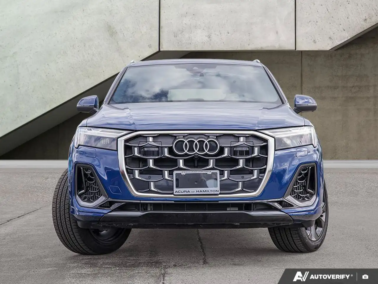 Audi Q7 - Image 2
