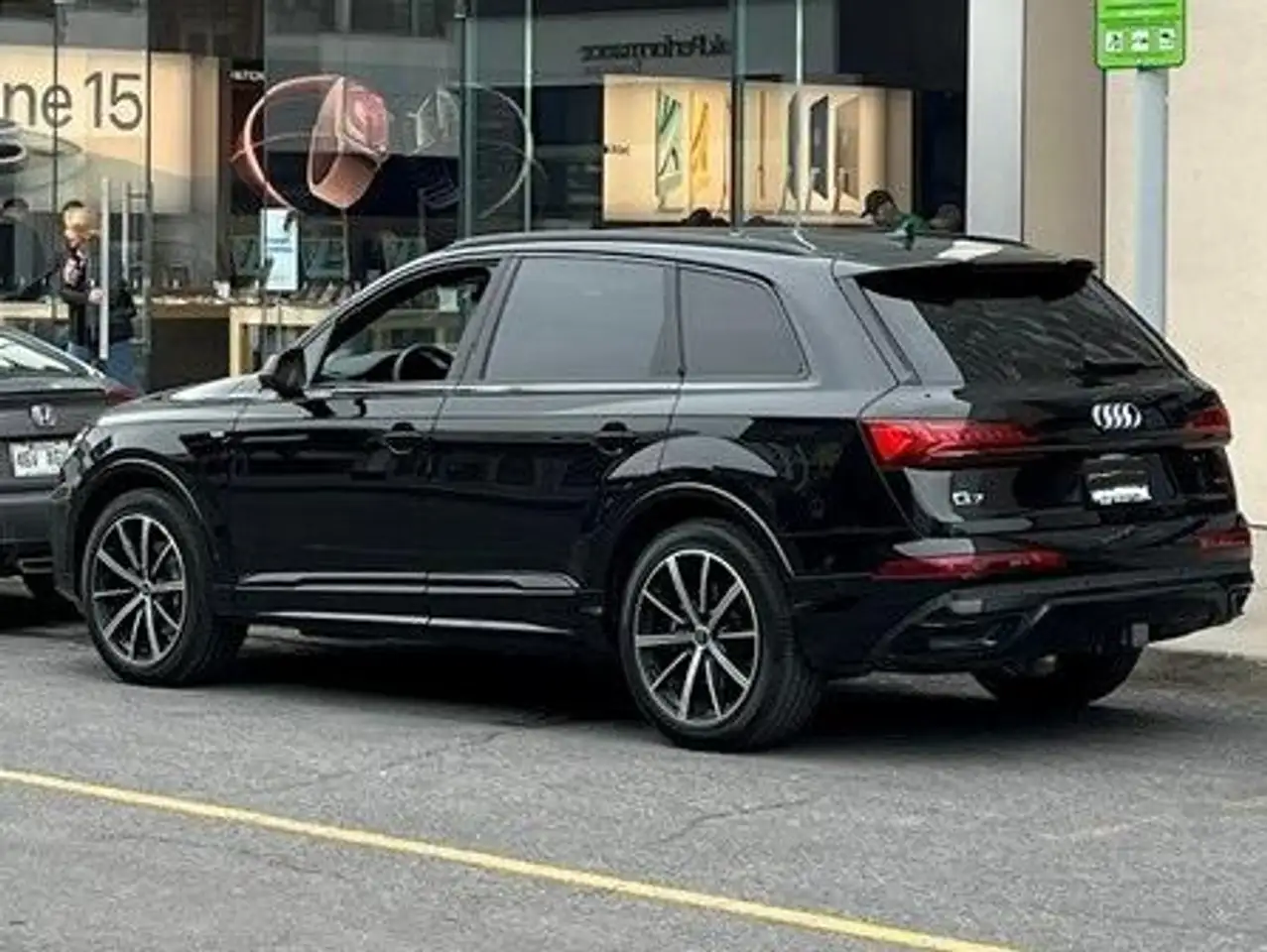 Audi Q7 - Image 2