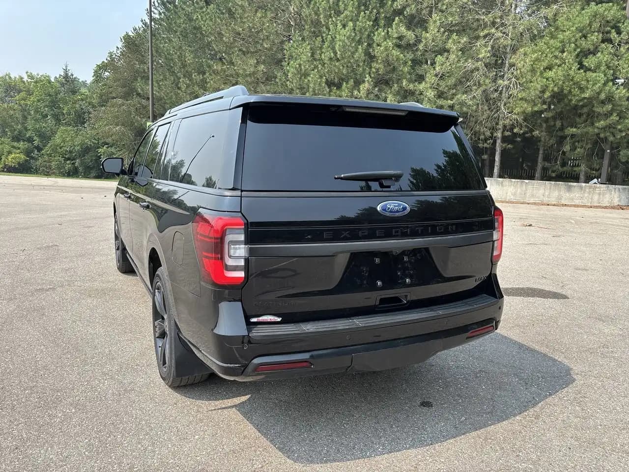 Ford Expedition - Image 30