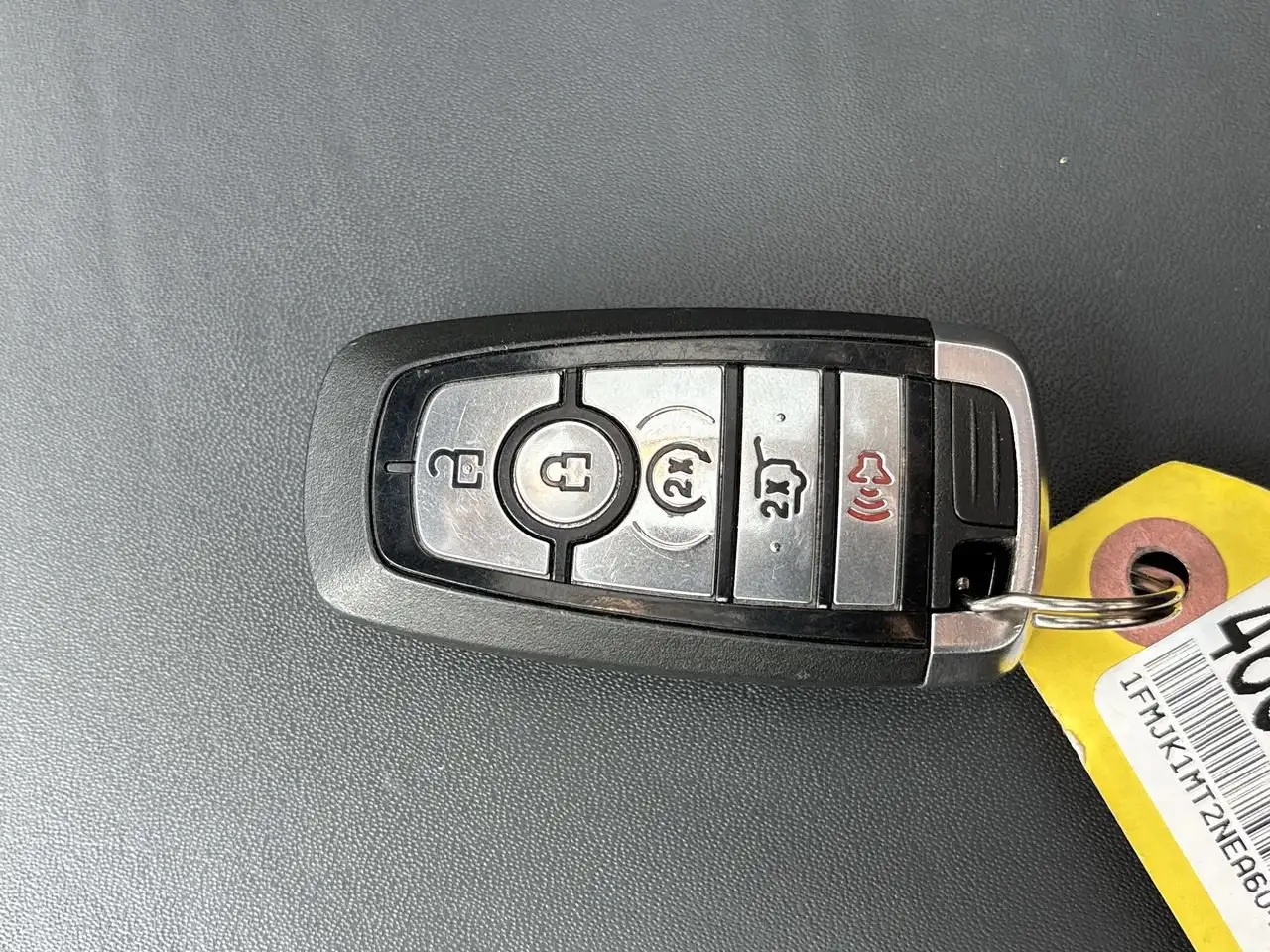 Ford Expedition - Image 29