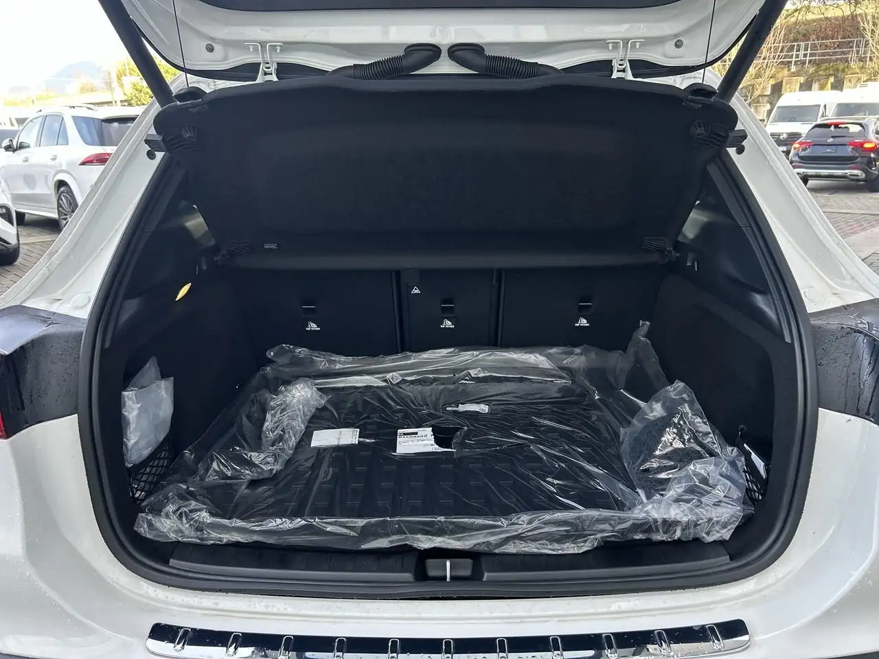 Mercedes-Benz GLA - Image 33