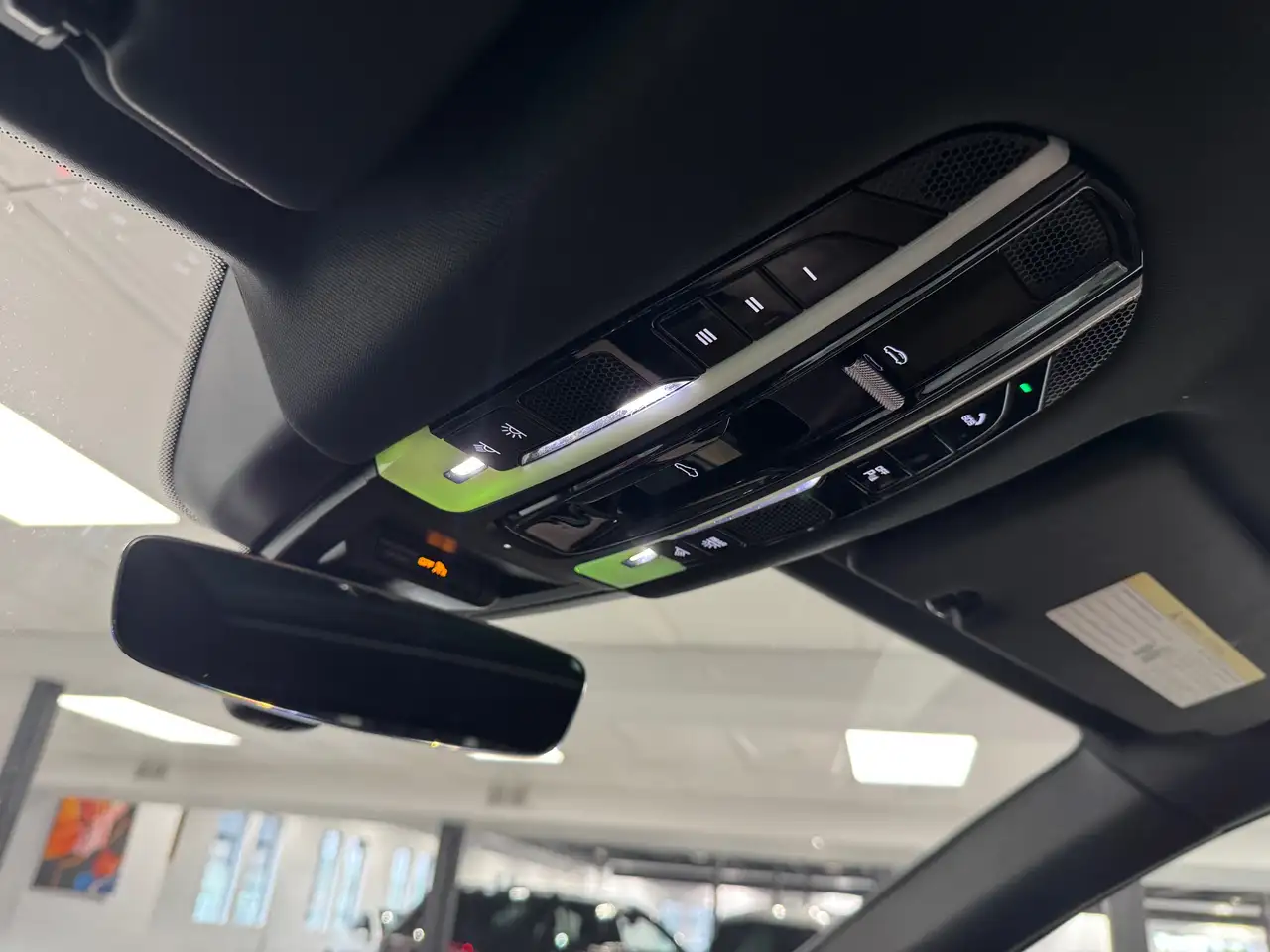 Porsche Cayenne - Image 32