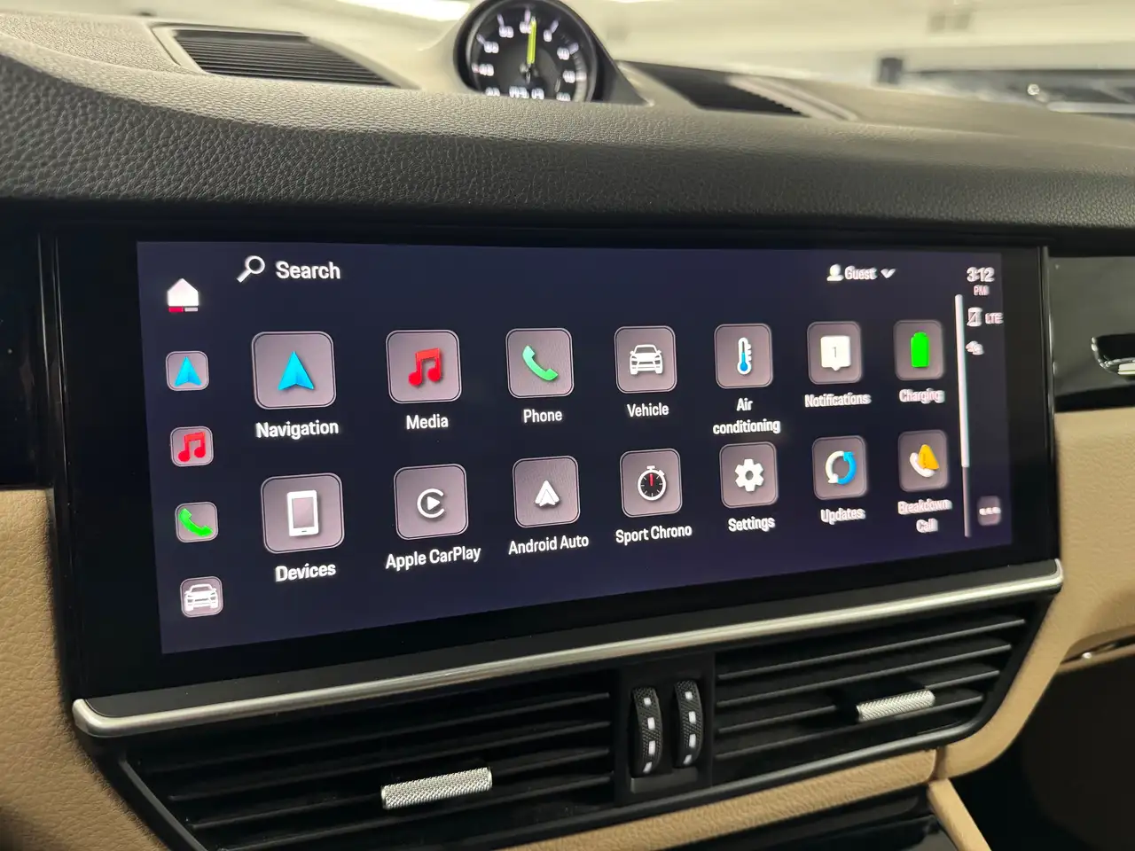 Porsche Cayenne - Image 26