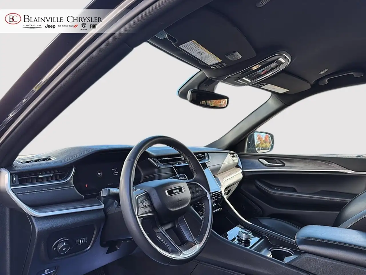 Jeep Grand Cherokee - Image 12