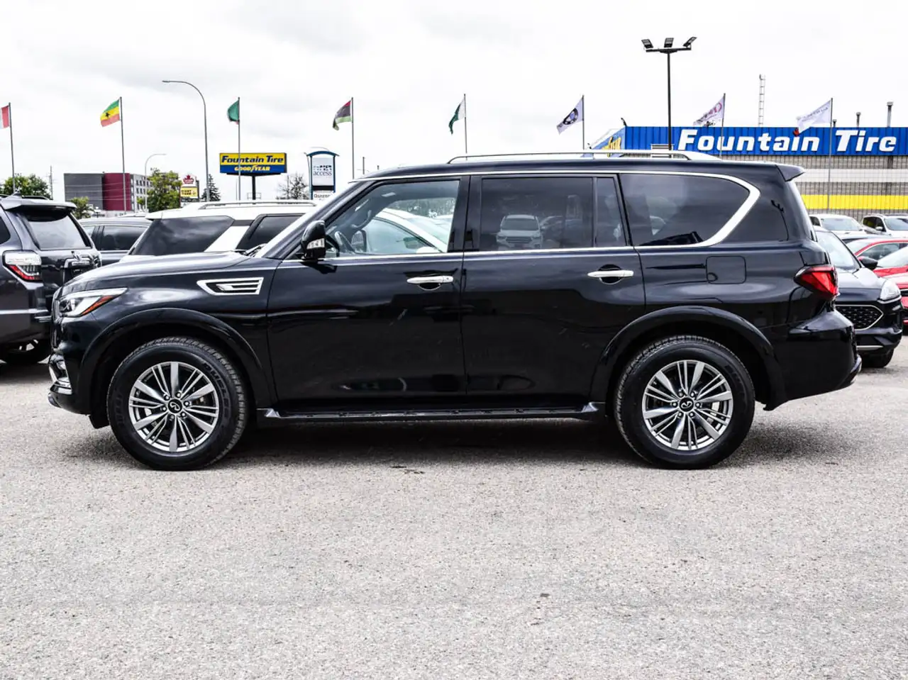 Infiniti QX80 - Image 3