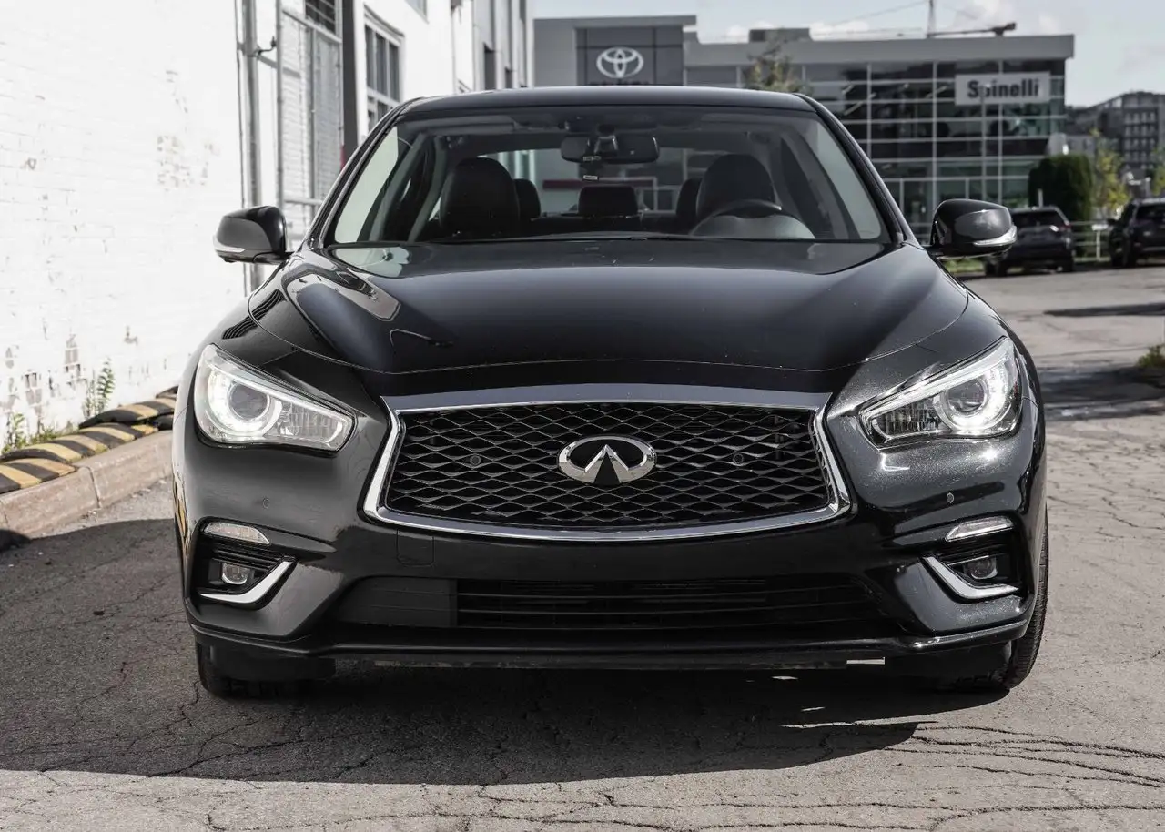 Infiniti Q50 - Image 2