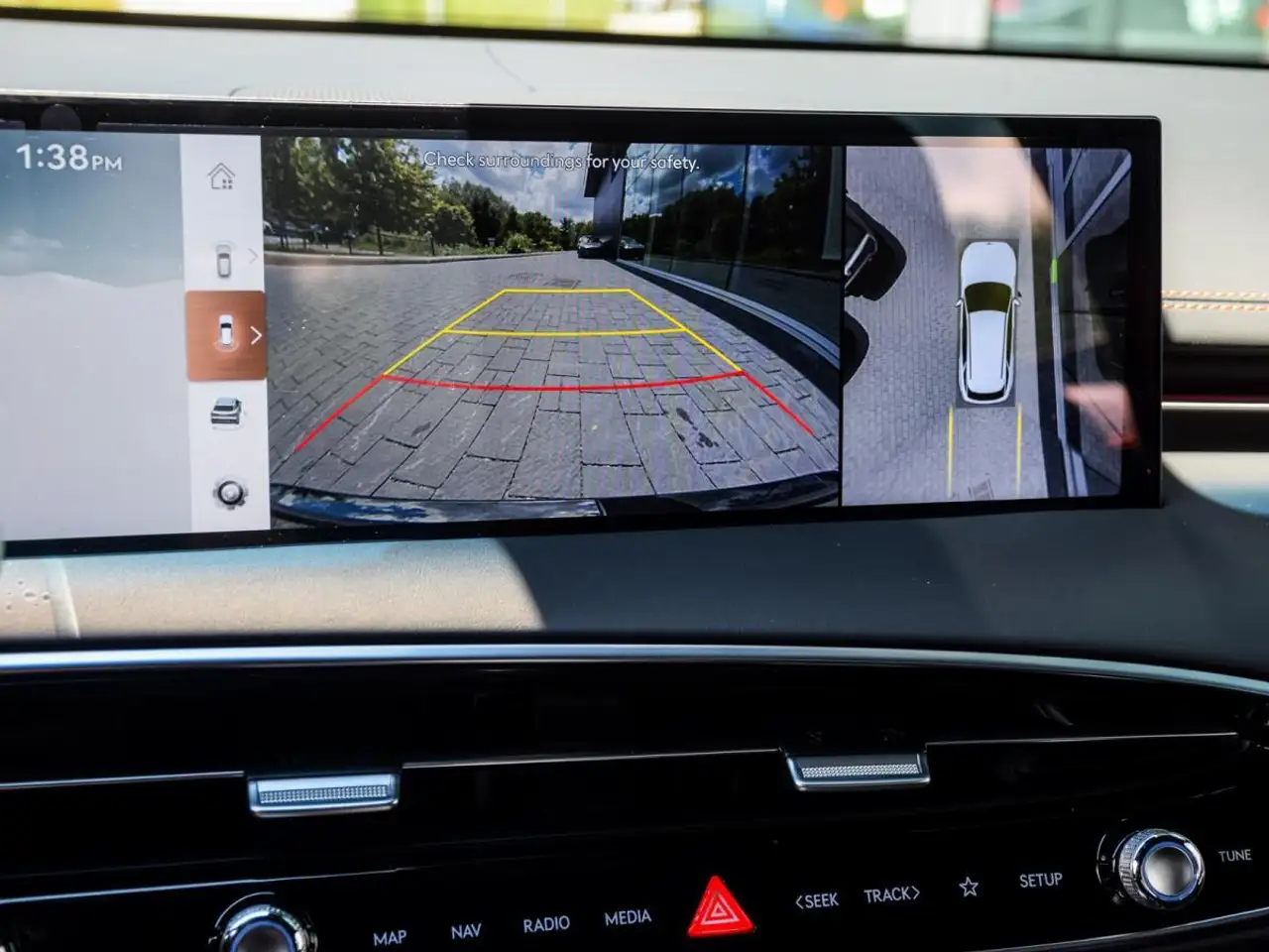 Genesis GV70 - Image 19