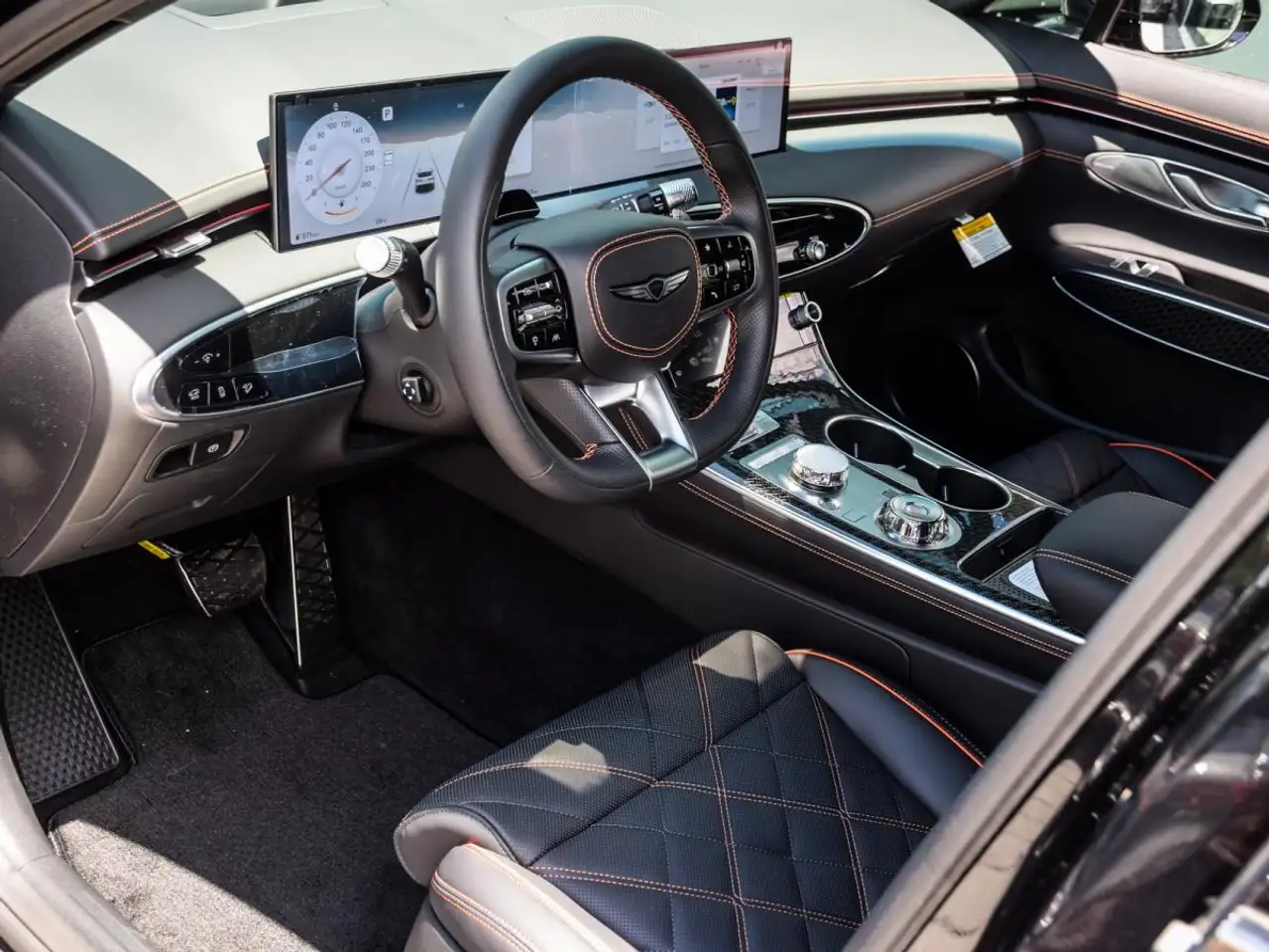 Genesis GV70 - Image 11