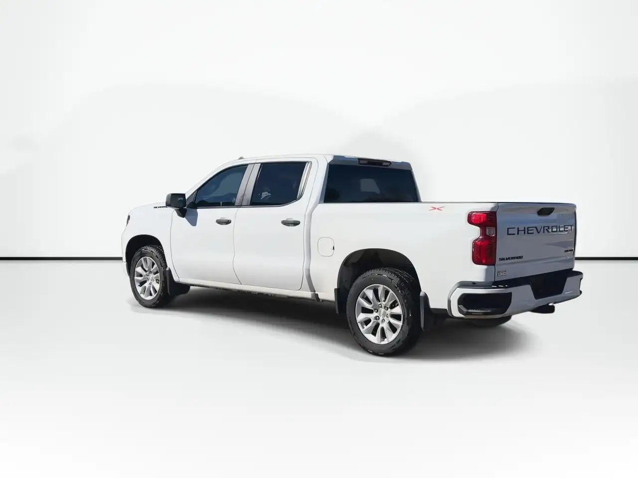 Chevrolet Silverado 1500 - Image 6