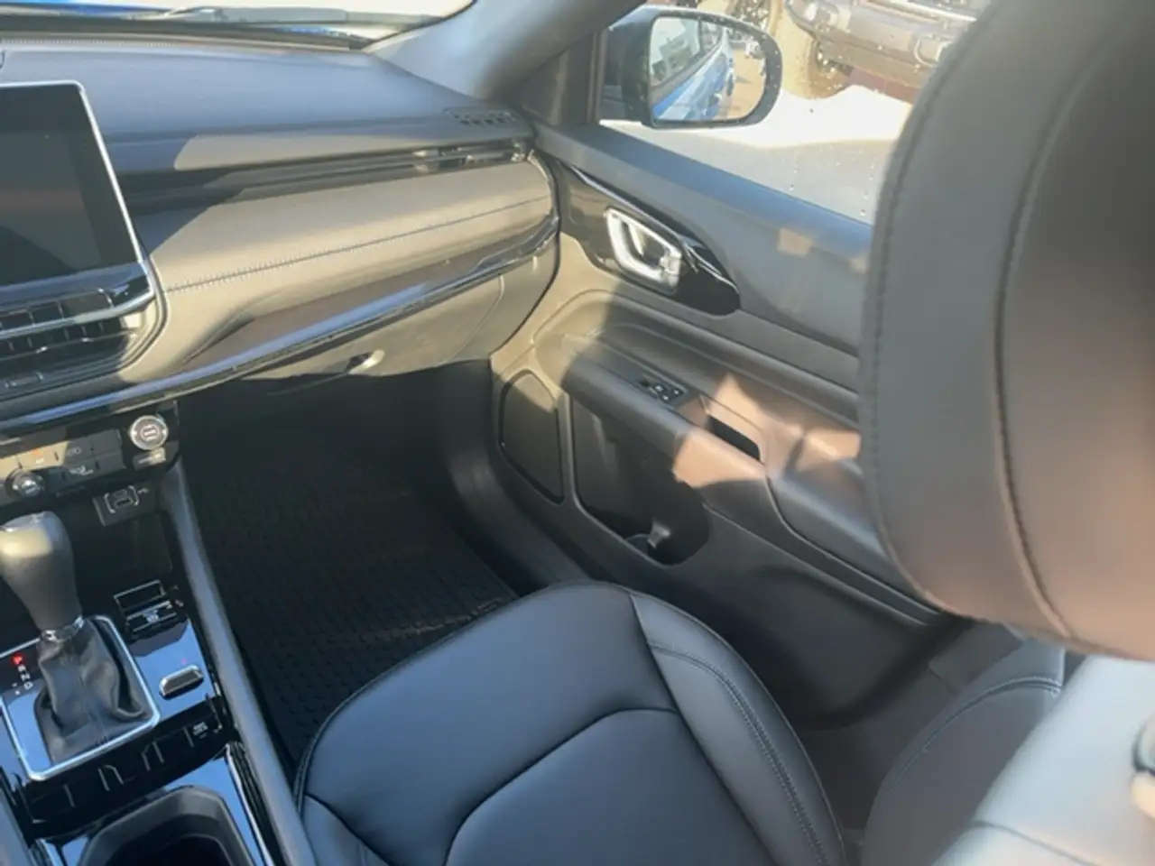Jeep Compass - Image 16