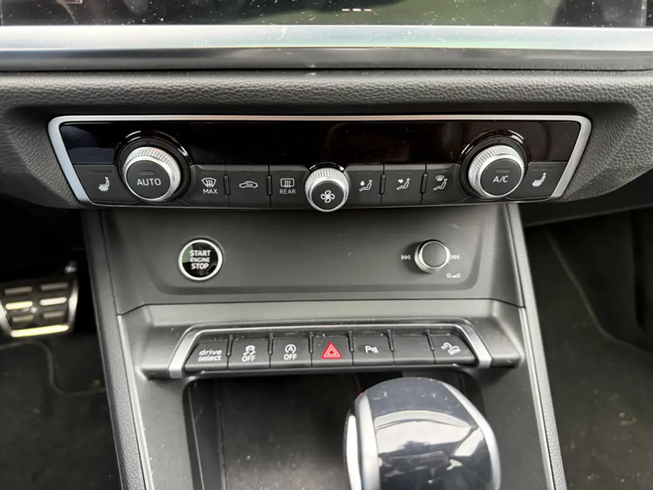 Audi Q3 - Image 23