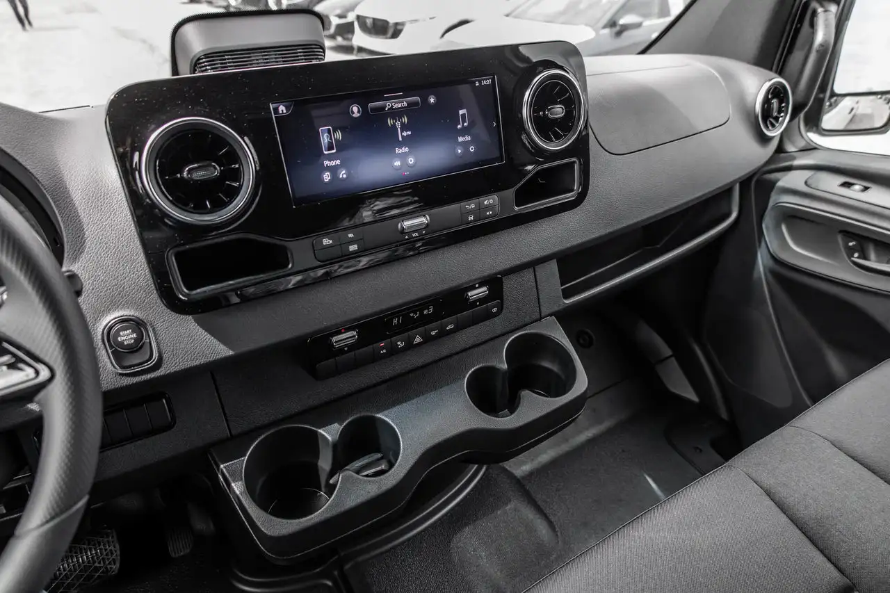 Mercedes-Benz Sprinter 2500 - Image 19