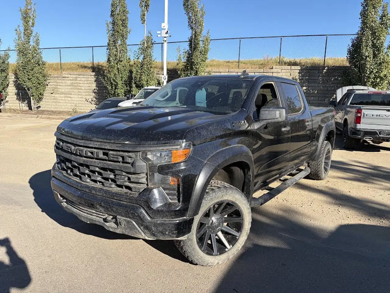 Chevrolet Silverado 1500 - Image 3
