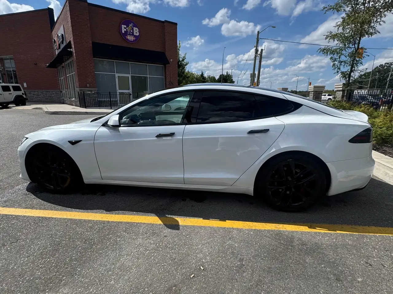 Tesla Model S - Image 2