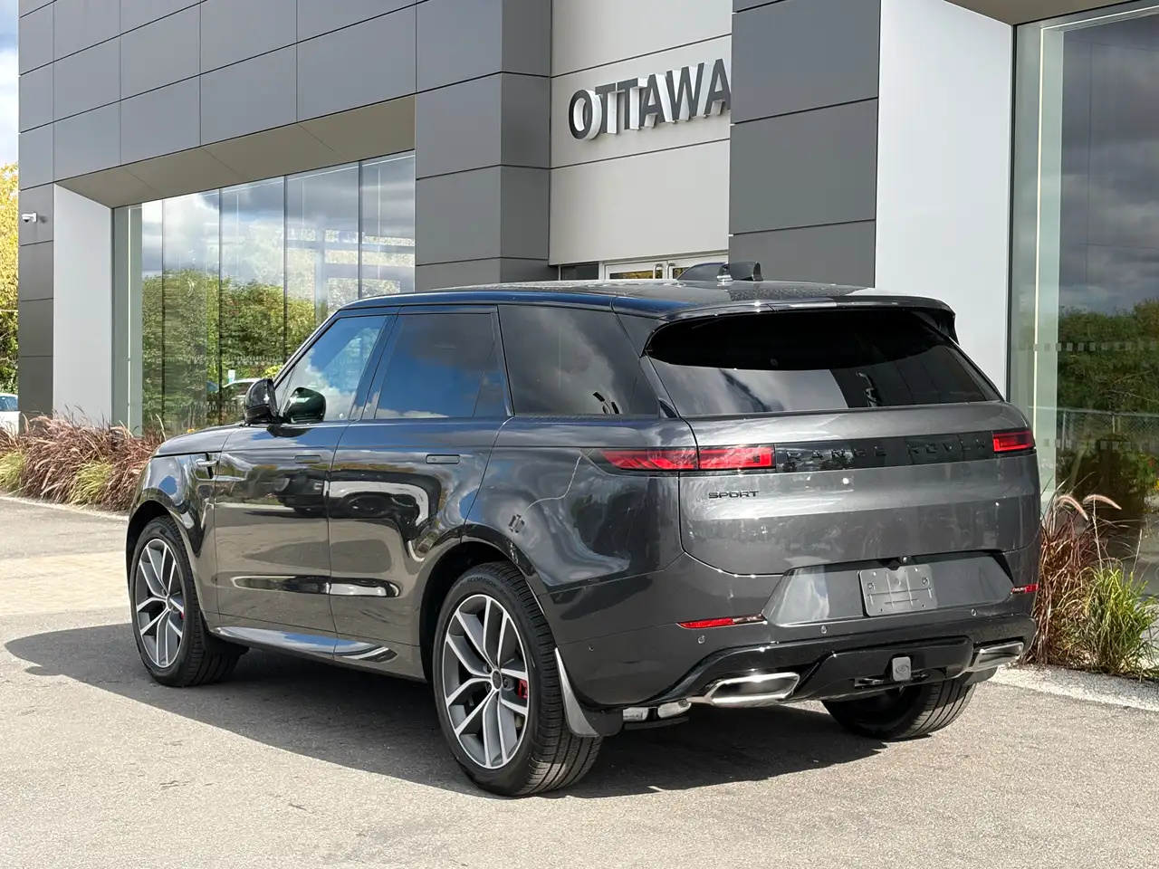Land Rover Range Rover Sport - Image 4