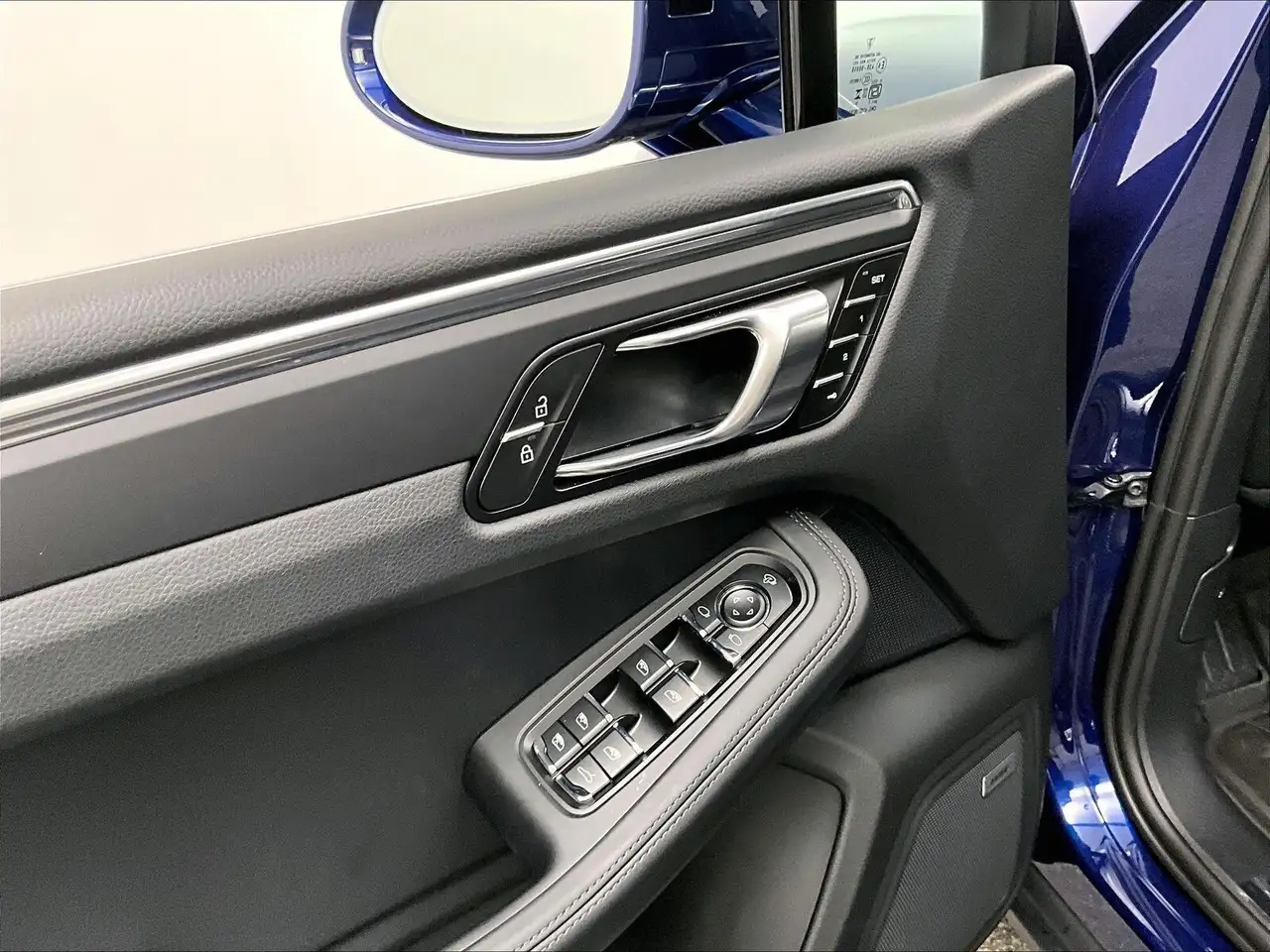 Porsche Macan - Image 18