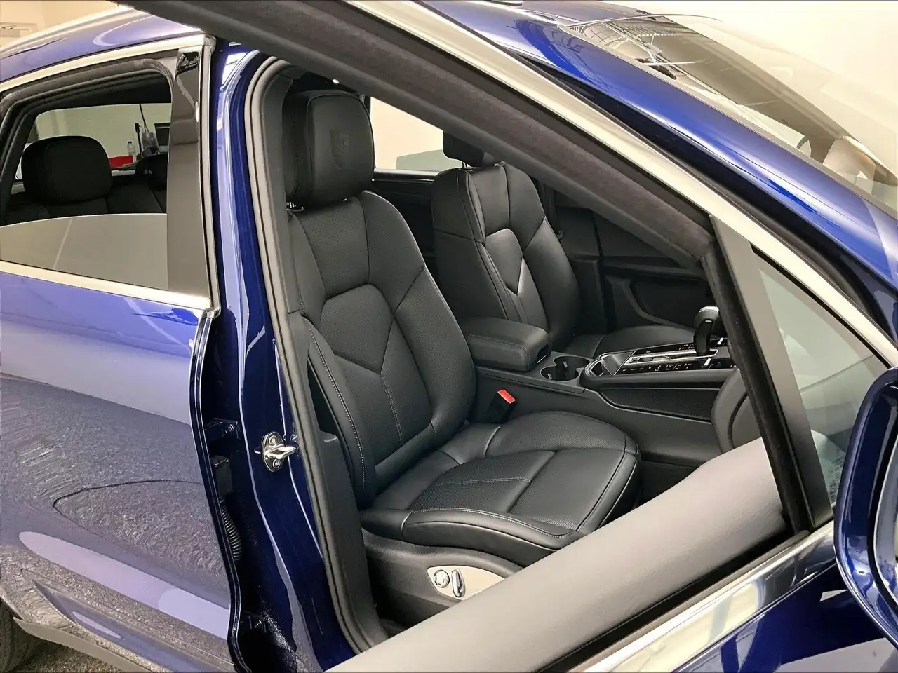 Porsche Macan - Image 14