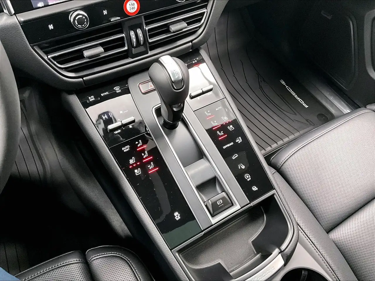 Porsche Macan - Image 24