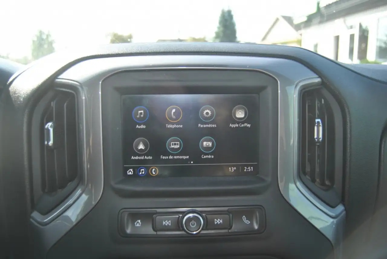 Chevrolet Silverado 1500 - Image 16