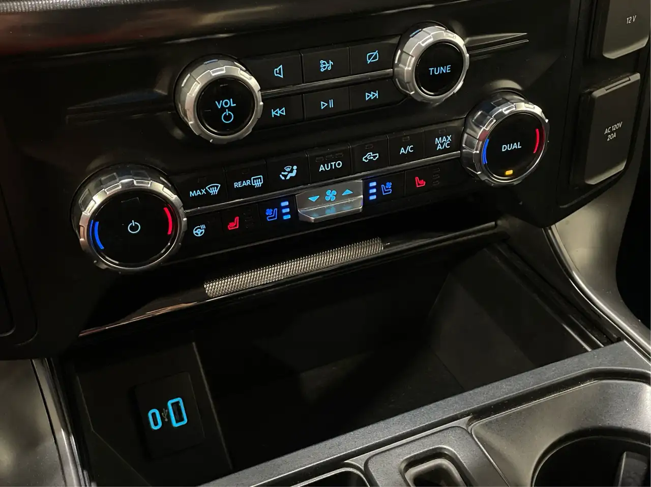 Ford F-150 - Image 23