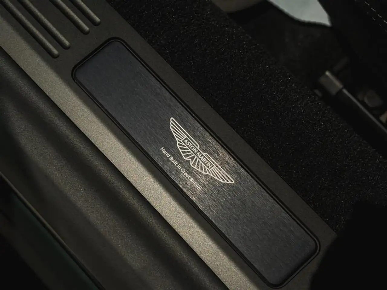 Aston Martin Vantage - Image 20