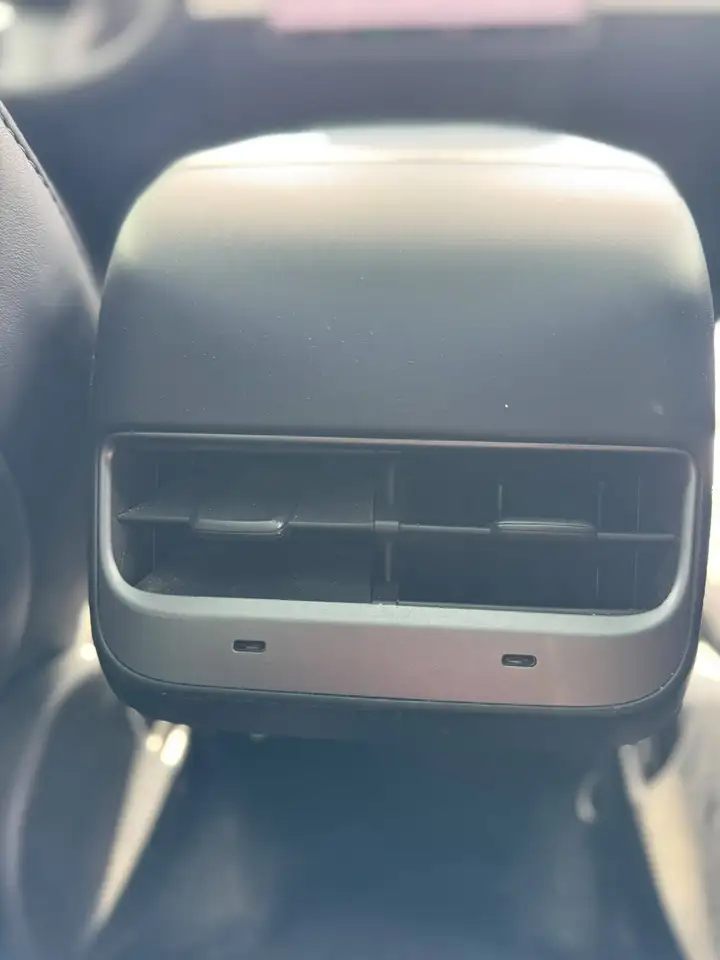 Tesla Model Y - Image 17