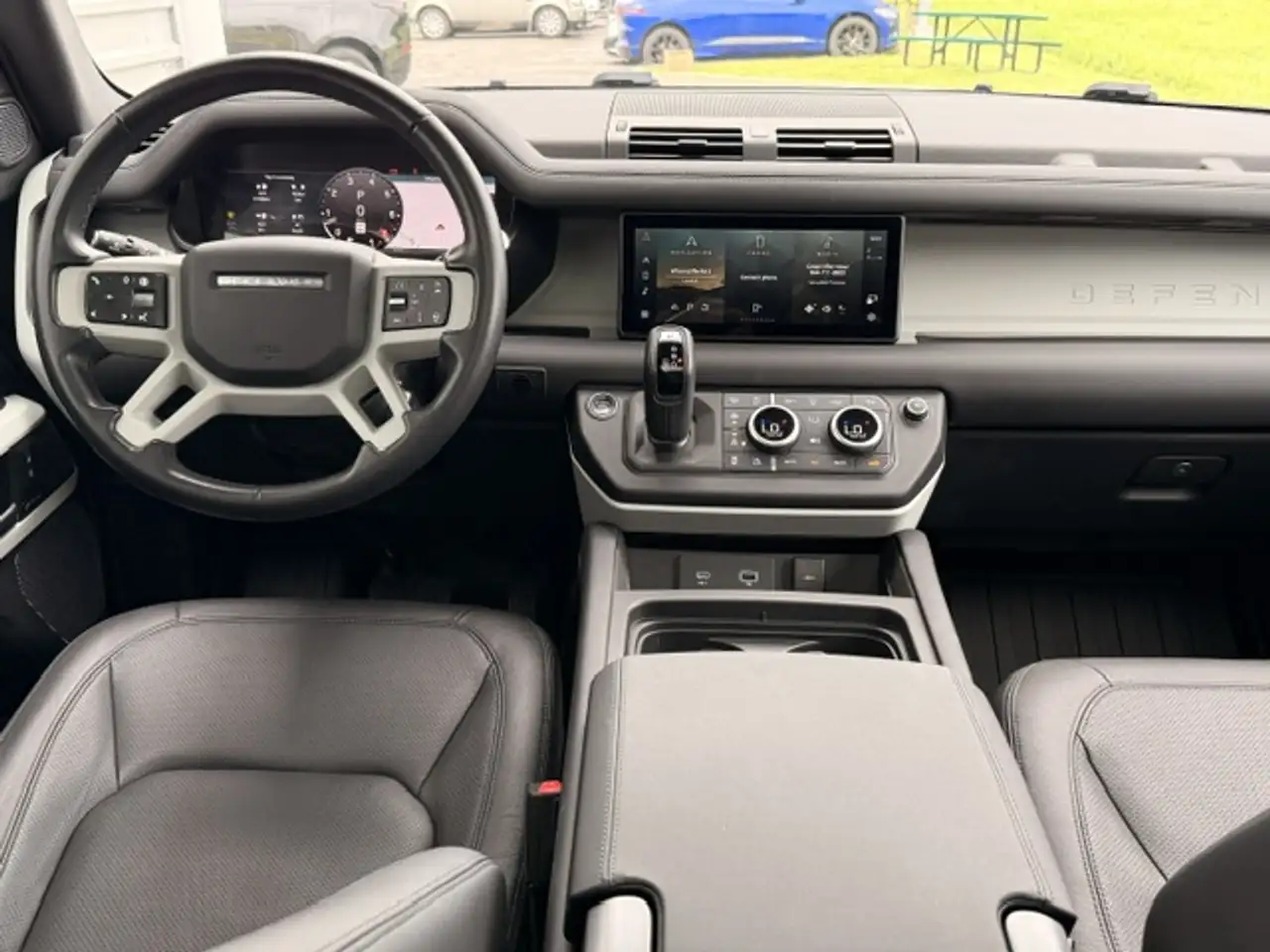 Land Rover Defender - Image 17