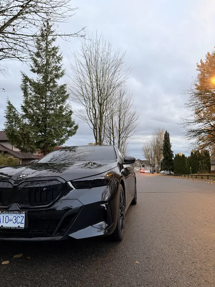 BMW 5 Series - Image 2