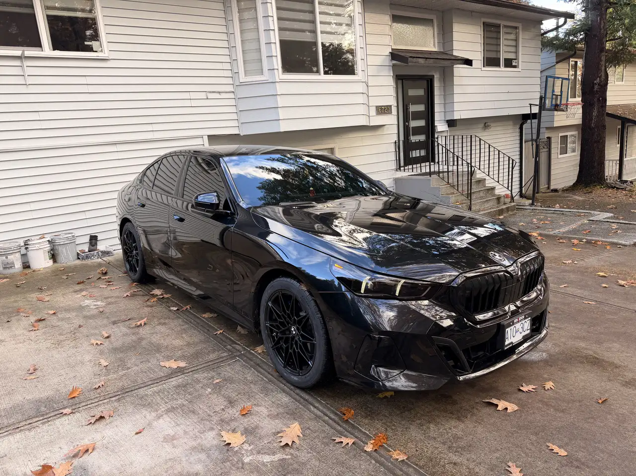 BMW 5 Series - Image 10