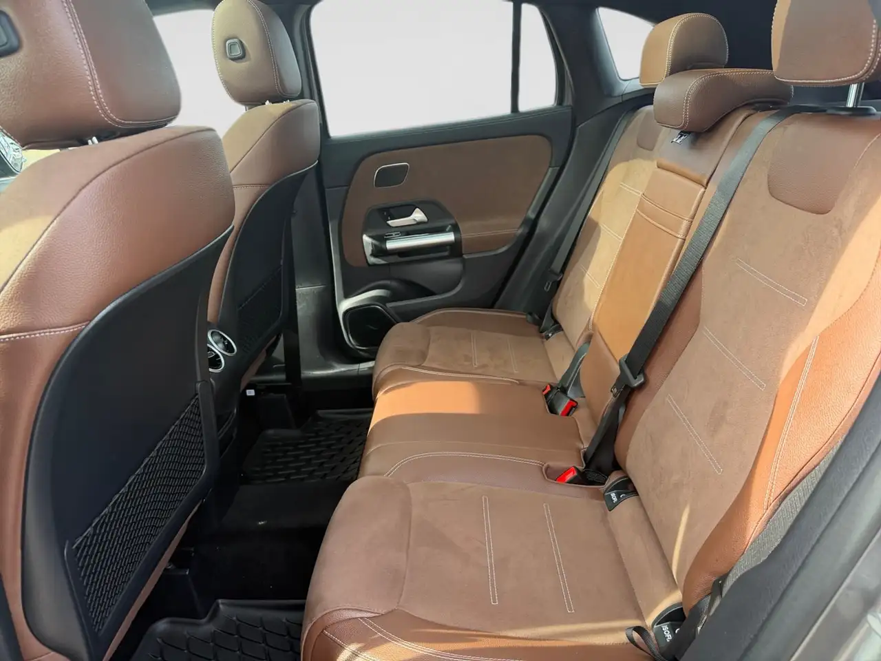 Mercedes-Benz GLA - Image 22