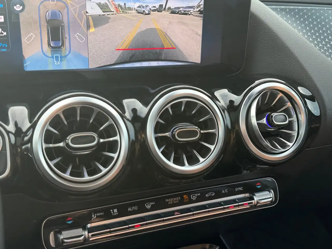 Mercedes-Benz GLA - Image 17
