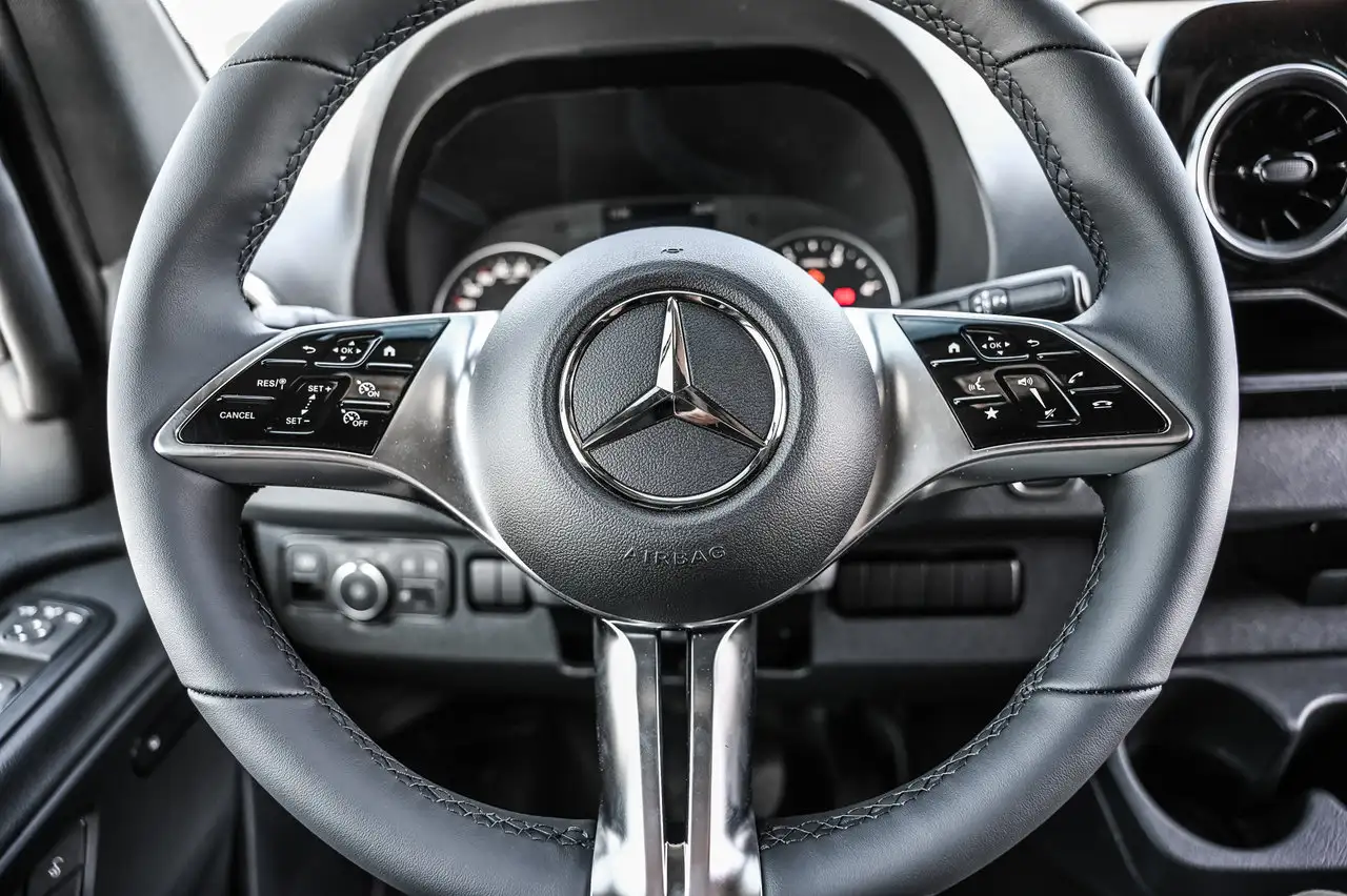 Mercedes-Benz Sprinter 2500 - Image 11