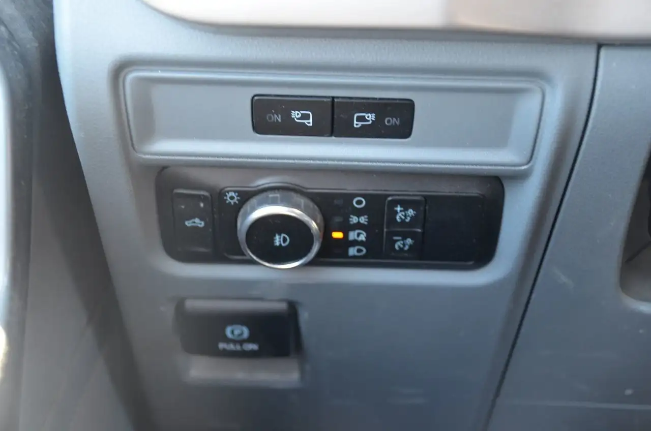Ford F-150 - Image 27