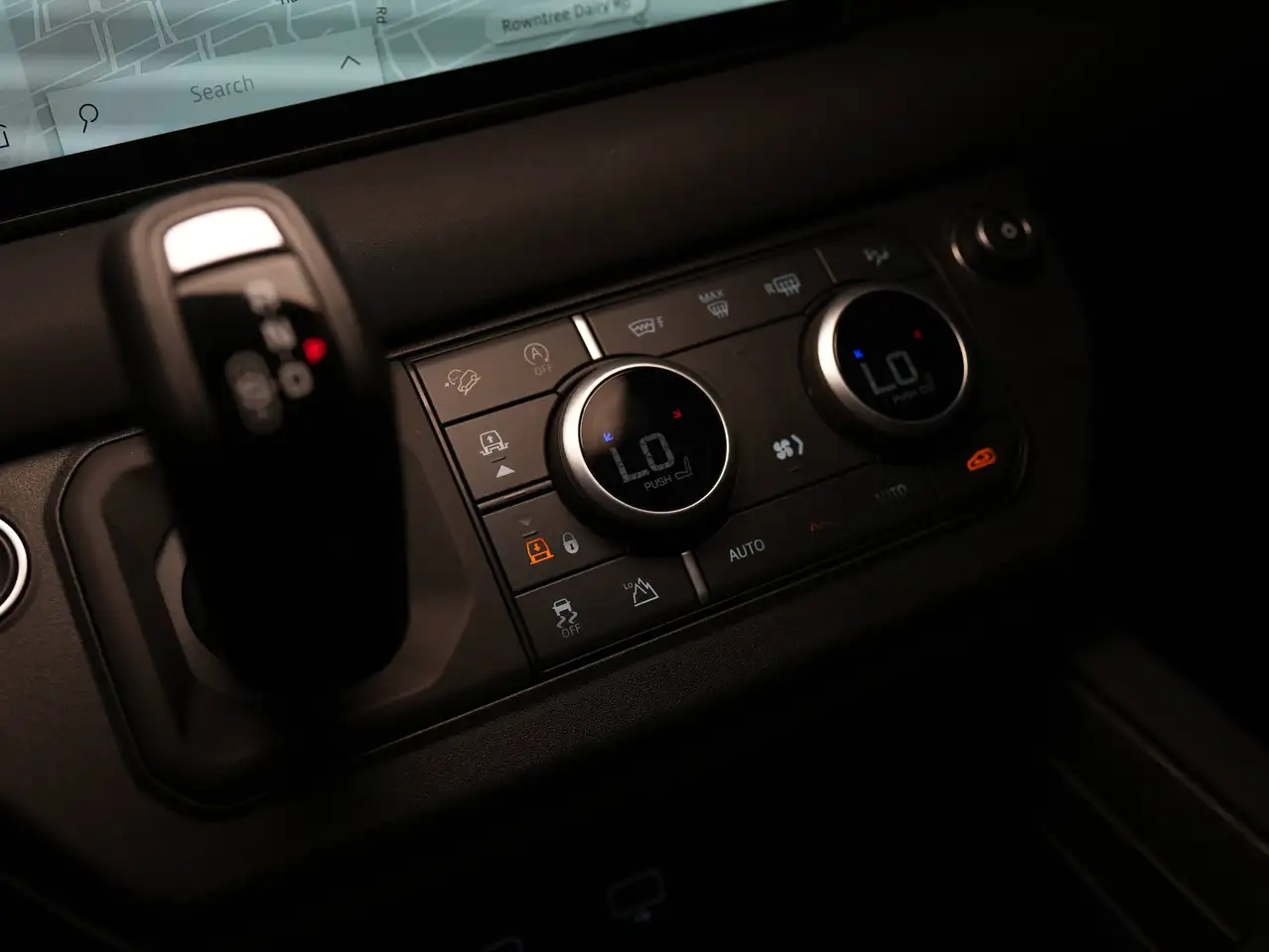 Land Rover Defender - Image 18