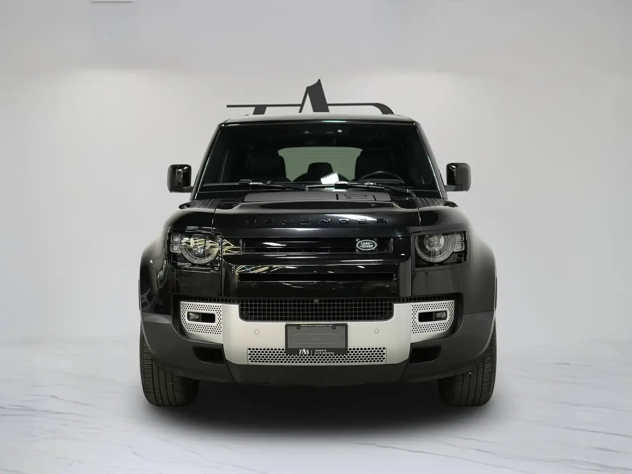 Land Rover Defender - Image 7
