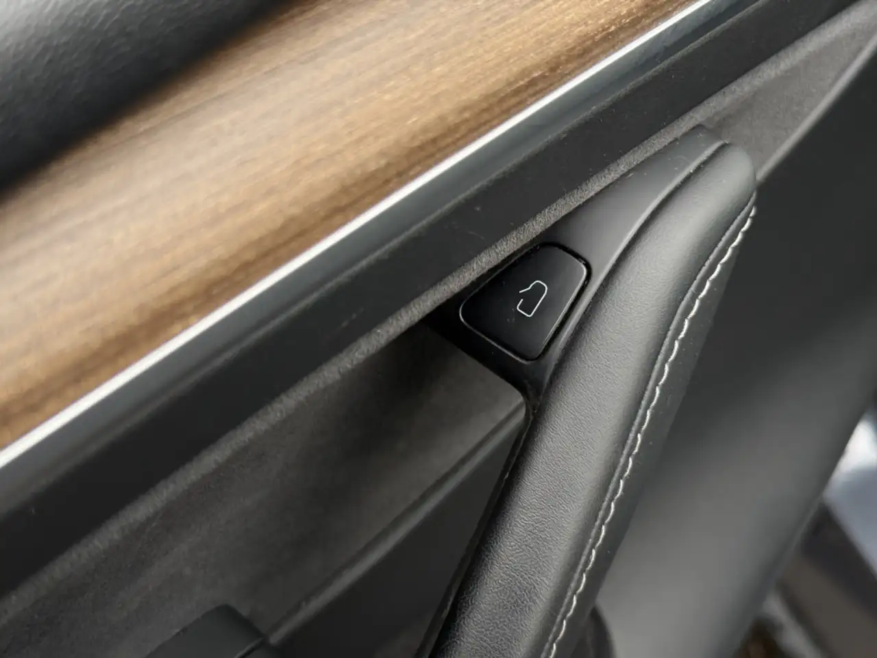 Tesla Model Y - Image 13