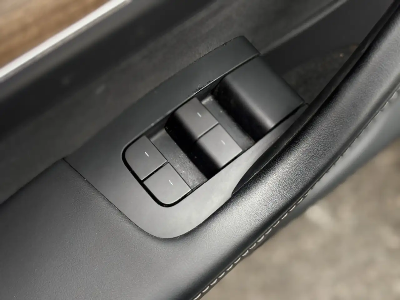 Tesla Model Y - Image 14